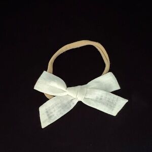 Charming Cream Bow Hair Accessory